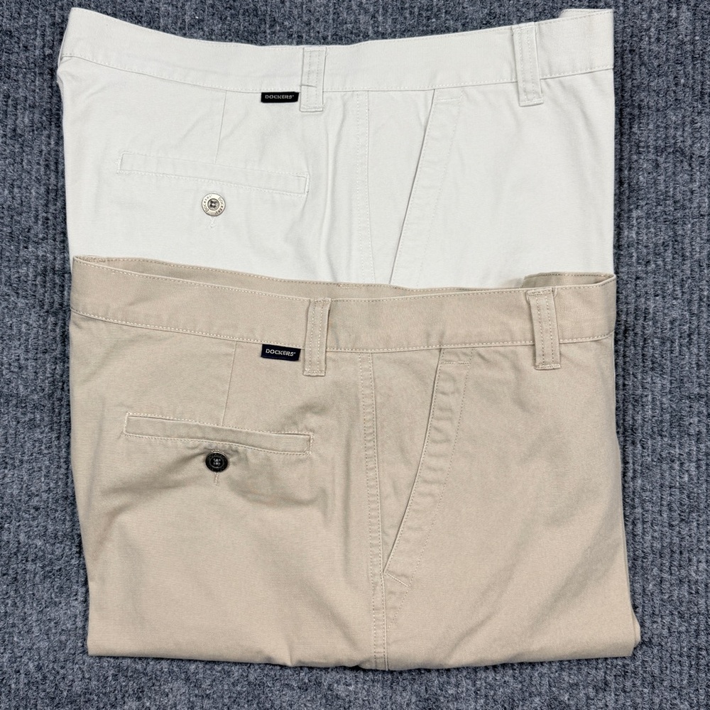 TWO Dockers Perfect Cargo Men's Size 36 Shorts Khaki and Beige - EUC